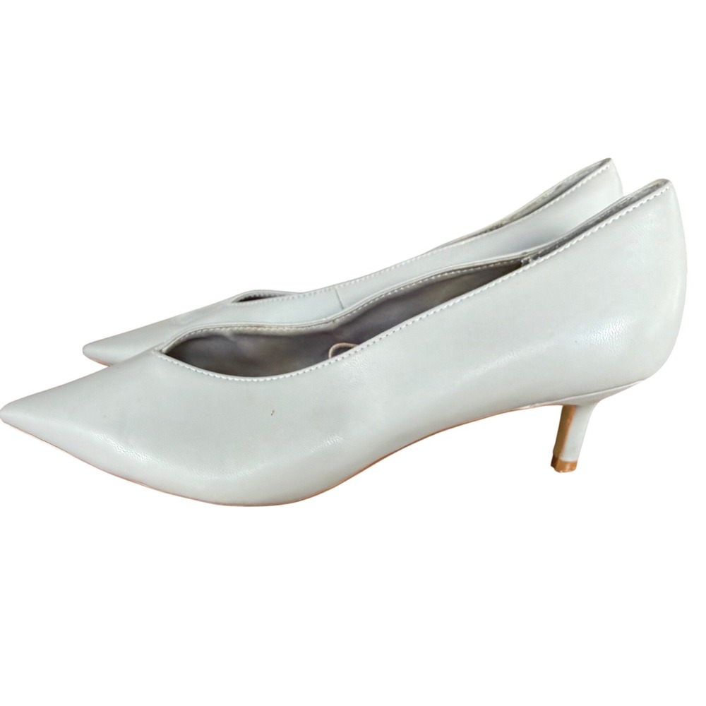 HM Womens Light Gray Pointed Toe V-Cut Kitten Heel Pumps Size 8 EUR 39